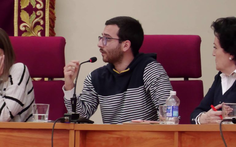 El PSOE lamenta que no se ponga en marcha el plan de climatización para colegios