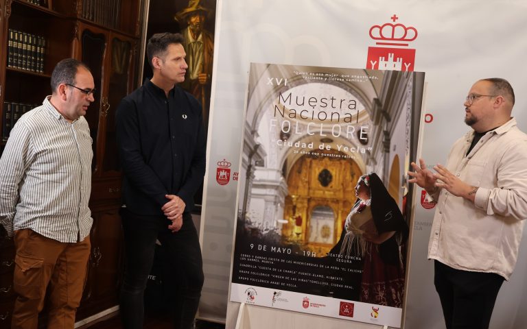La XVI Muestra Nacional de Folclore de Yecla celebra el 35 aniversario del Grupo Folclórico Arabí