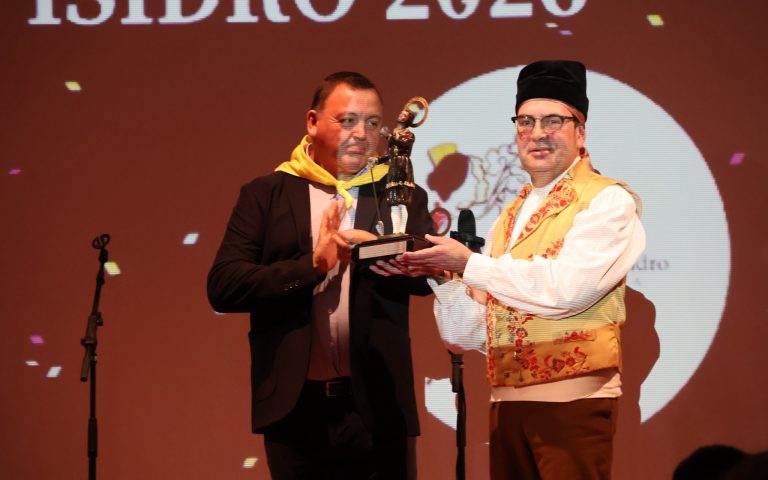 El Grupo Folclórico Arabí recibe el Premio San Isidro 2026